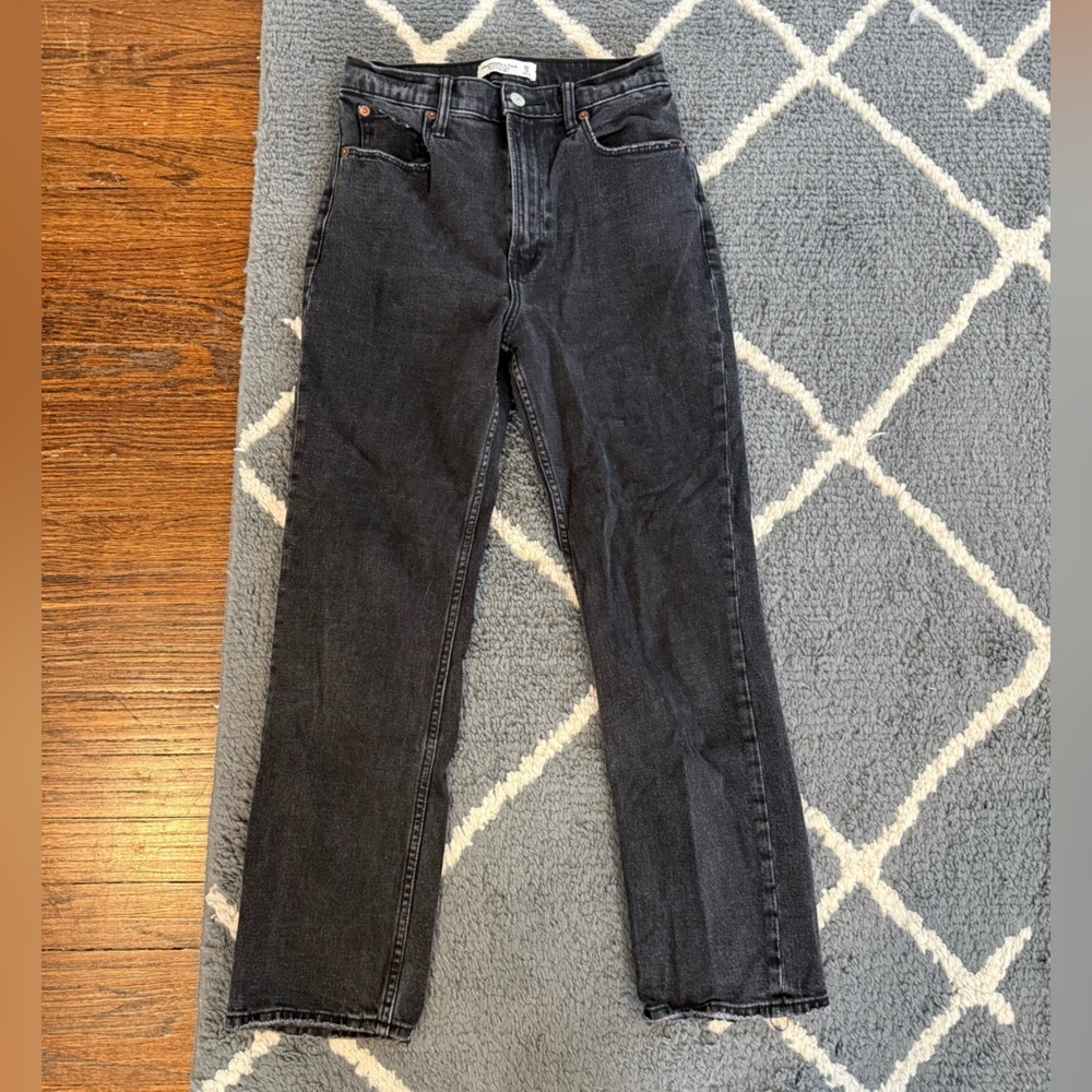 Abercrombie and Fitch The Ankle Straight Ultra High Rise Black Jeans - Picture 2 of 7